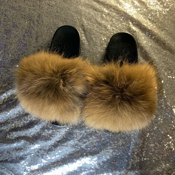 Fur Slides - Picture 2 of 3